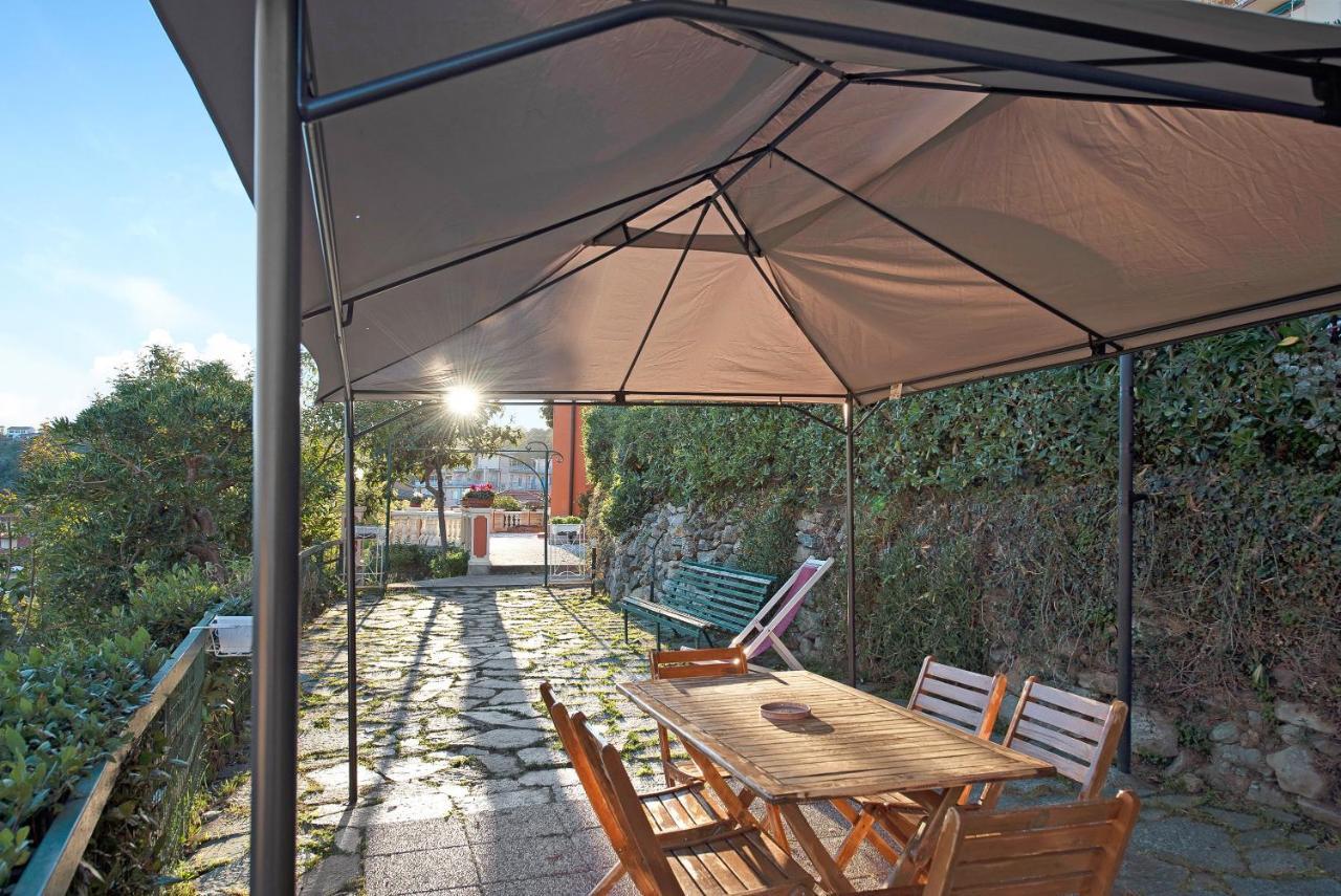 Trilocale In Villa Vista Mare Apt 3 Varazze Kültér fotó